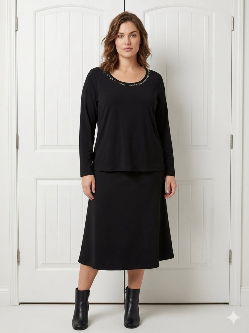 Ellen Tracy Black Long Sleeve Scoop Neck Top